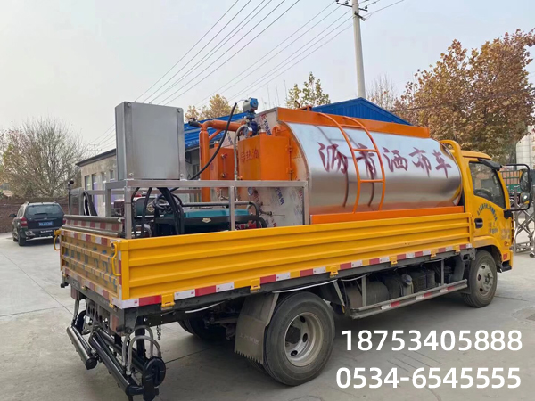 瀝青灑布車 瀝青灑布車